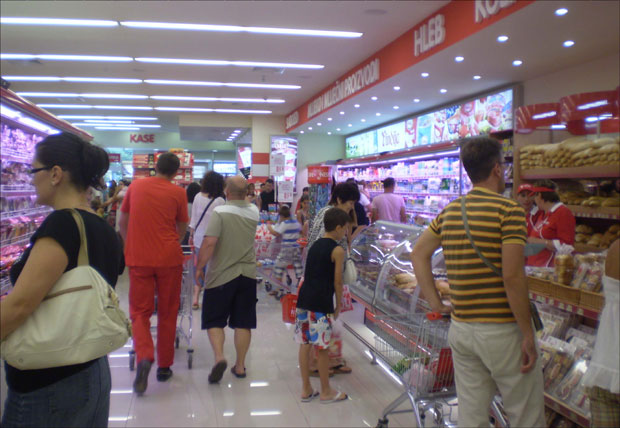 Већи порез диже цене хране у ЦГ